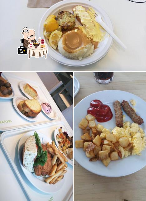 Еда в "IKEA Restaurant"