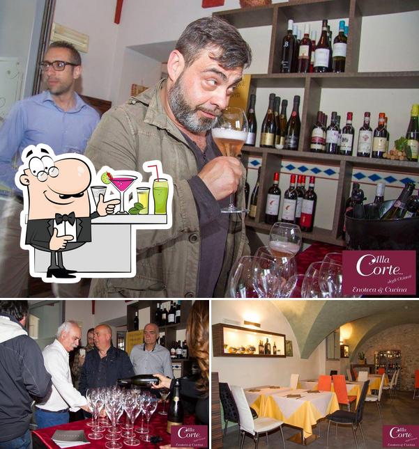 Enoteca & Ristorante Alla Corte si caratterizza per la bancone da bar e interni