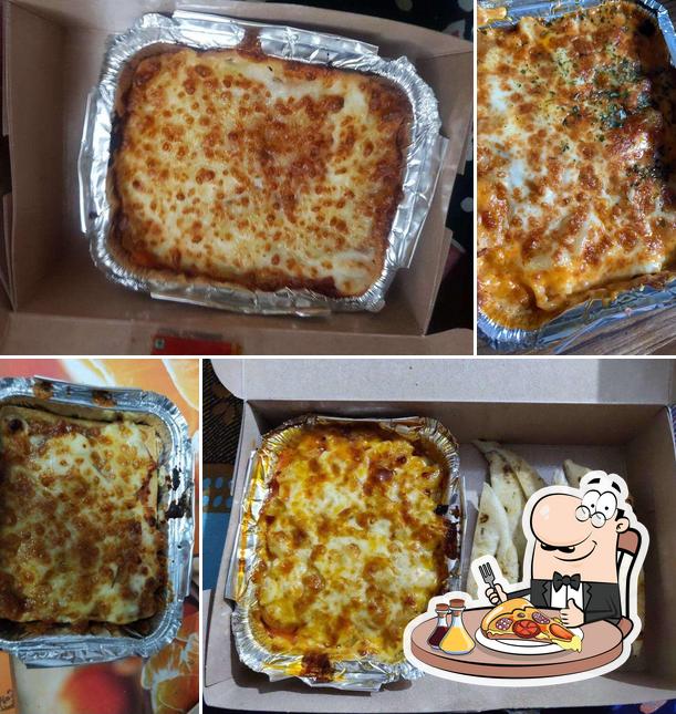 Order pizza at Firangi Bake_Lajpat Nagar