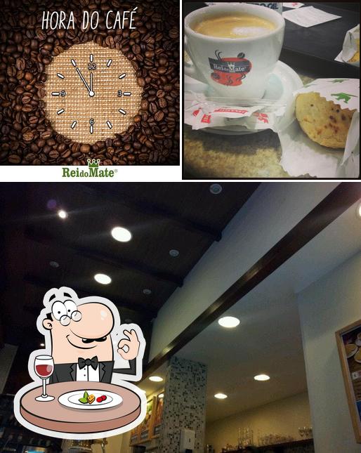 This is the photo showing food and interior at Rei do Mate