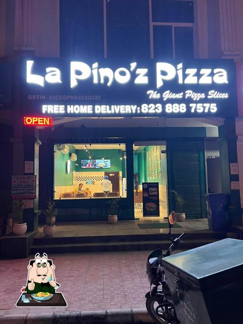 Food at La Pino'z Pizza Tdi City