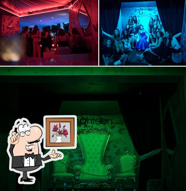 Siediti a un tavolo di Eighteen Club