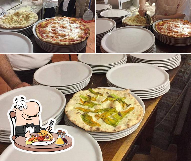 Scegli una pizza a Ristorante Chalet Italia