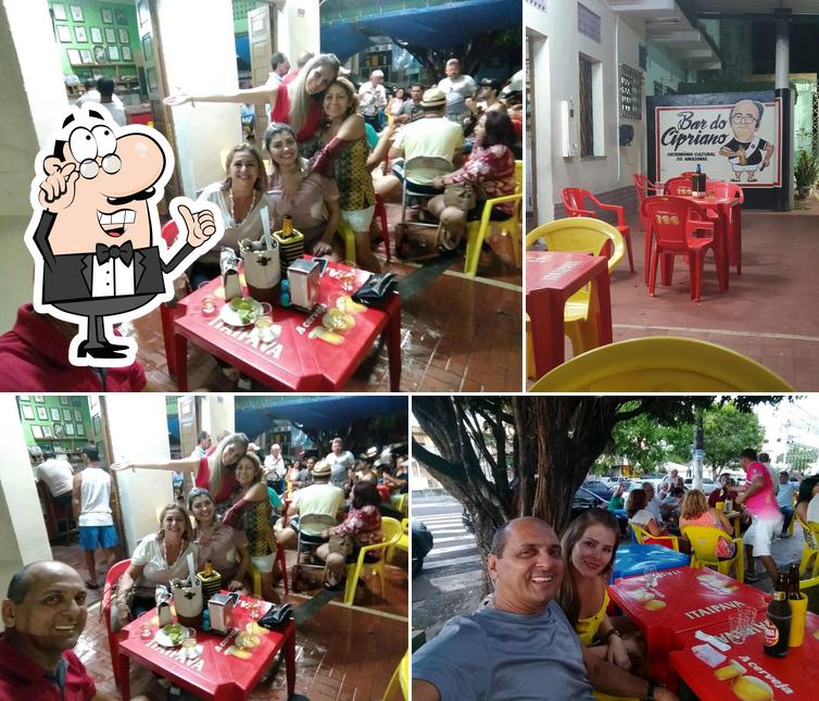 Veja imagens do interior do Bar Cipriano