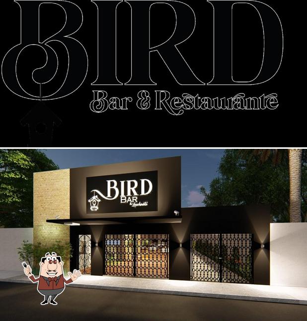 Bird Bar & Restaurante