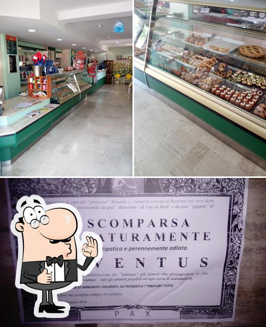 Guarda la foto di Pasticceria Delizia