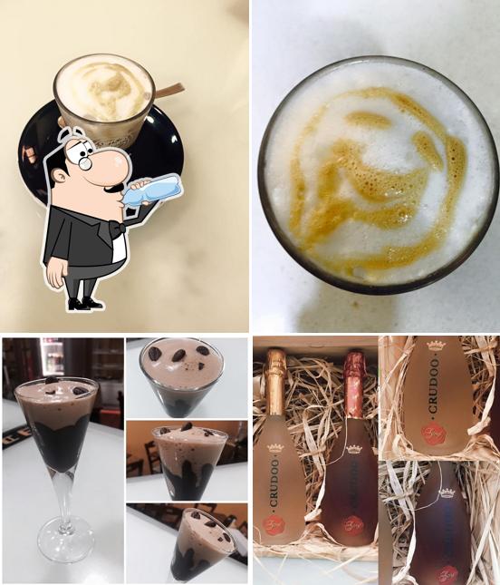 Goditi un drink dal menu