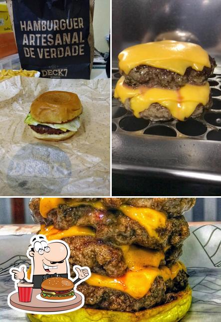 Experimente um hambúrguer no Deck 7 Burger