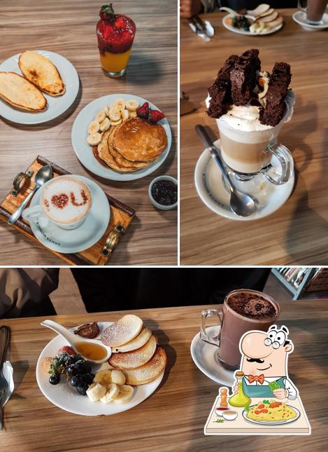 Platos en Democrata Café Mauá