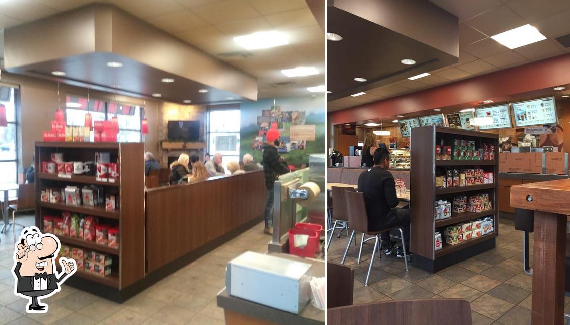 L'intérieur de Tim Hortons