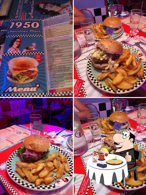 Prova un hamburger a 1950 American Diner