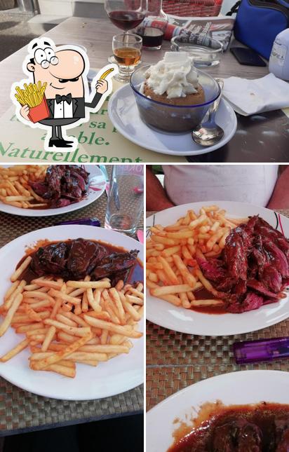 Dégustez des pommes frites à Au Raisin