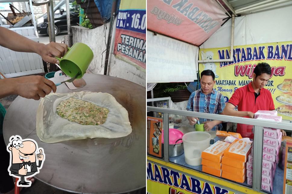 Here's a picture of Martabak Bandung Wijaya