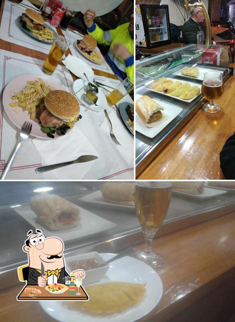 Гамбургер в "Bar La Isla"