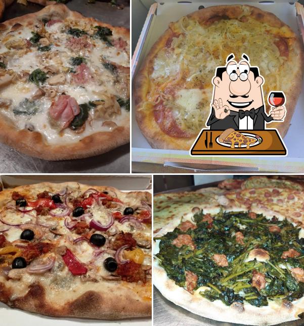 Ordina tra le molte varianti di pizza