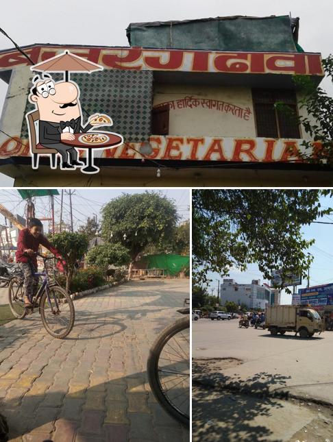 Check out how Bajrang Dhaba looks outside