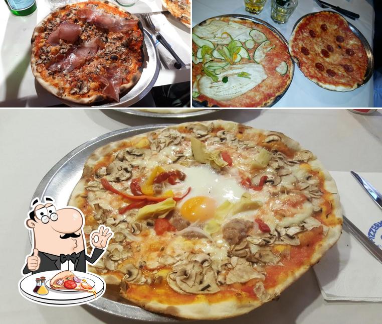 Prenditi una pizza a Pizzeria Da Baffetto
