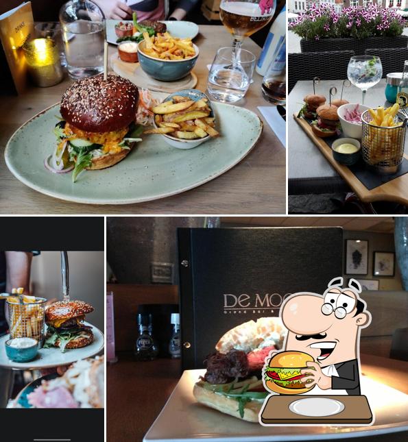 Bestellt einen Burger bei Gastrobar De Moor