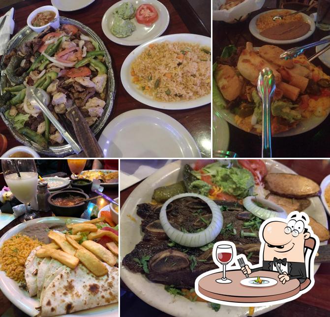 Еда в "Costa Messa Restaurant North"