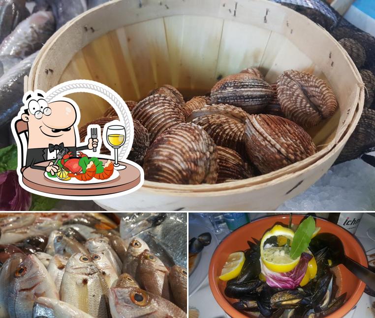 Prenditi la cucina di mare a Ristopescheria Cozzeria ITTICOMANIA