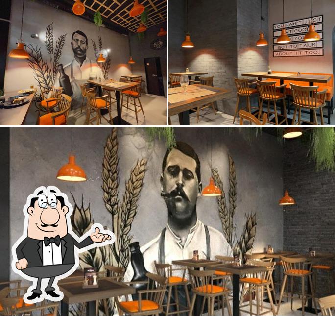 Dai un'occhiata agli interni di Street Restaurant 21210
