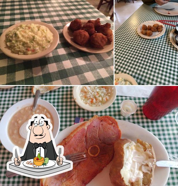 Twin Lakes Catfish Kitchen, 3069 Highway 70 E in Burns Restaurant