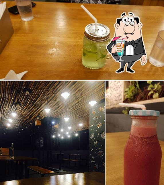OldSkool Café & Diner is distinguished by drink and bar counter