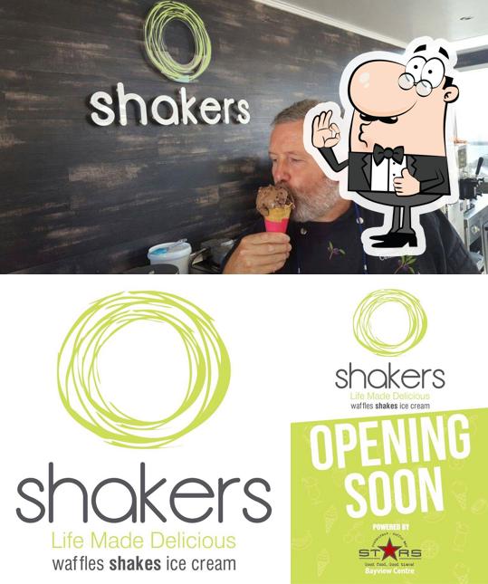Regarder la photo de Shakers