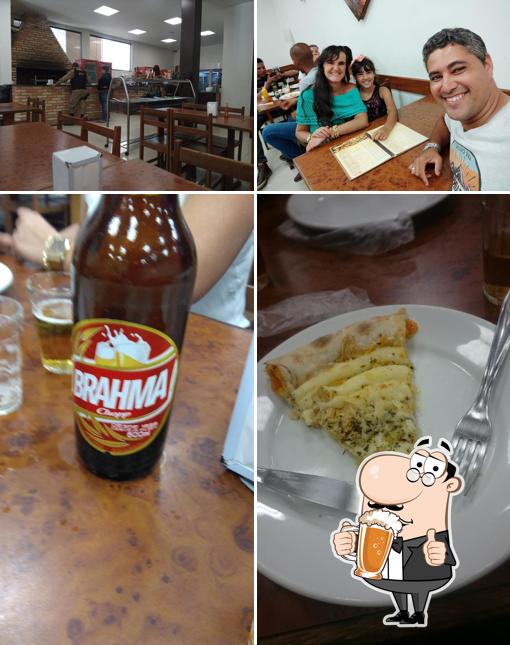 Pizzaria Guanabara serve uma gama de cervejas