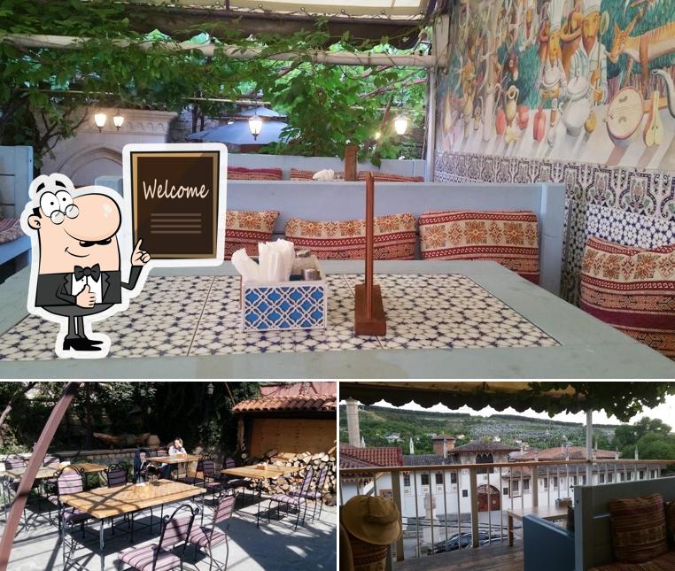 Здесь можно посмотреть фотографию ресторана "Le Cafe Пушкинъ"