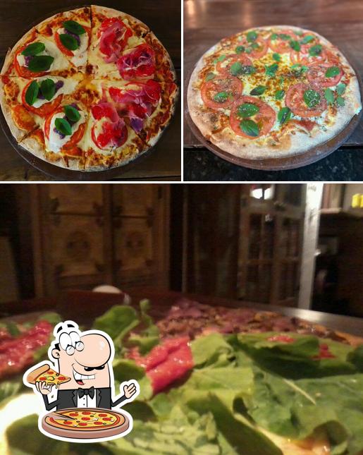 Experimente pizza no Confraria Santo Antonio Pizza forno a lenha