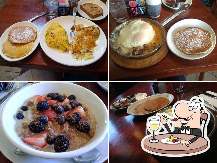 Wildberry Pancakes & Cafe, 1383 N Meacham Rd in Schaumburg Restaurant