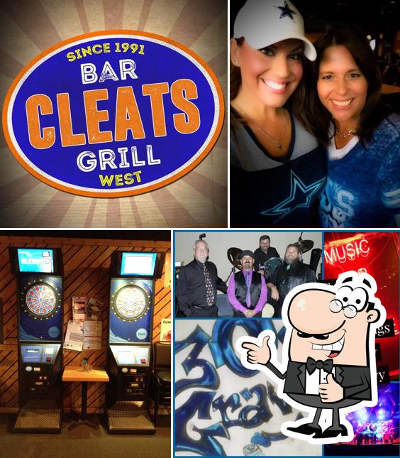 Mire esta foto de Cleats Bar & Grill