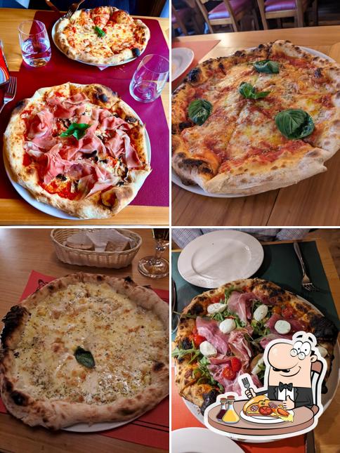 Scegli una pizza a Osteria Bella Italia