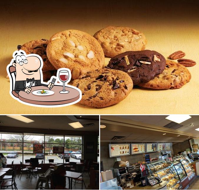 La photo de la nourriture et intérieur de Tim Hortons’s