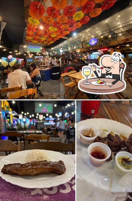 Dê uma olhada a ilustração mostrando comida e interior no BBQ Steak House