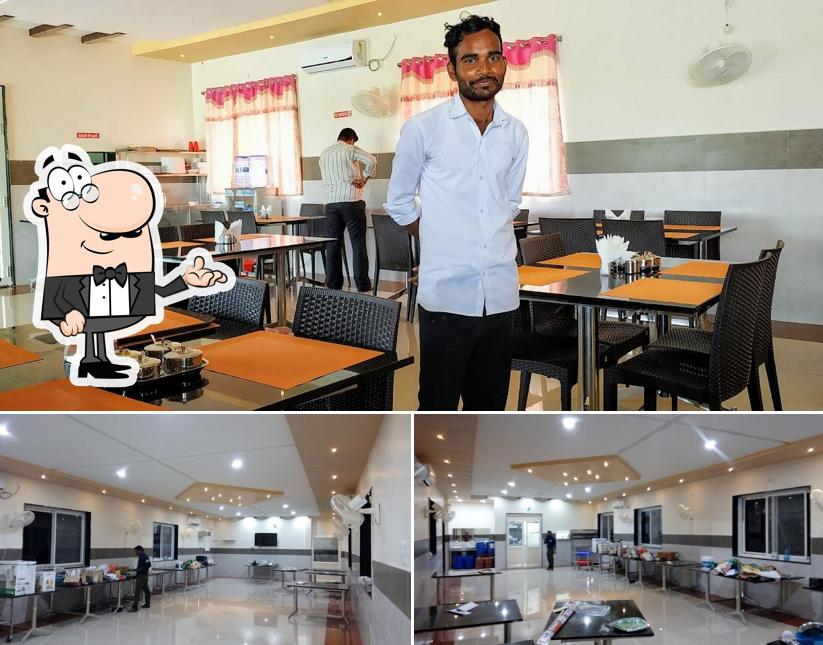 ELAINE FOOD COURT