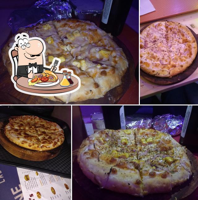Try out pizza at Hello Food
