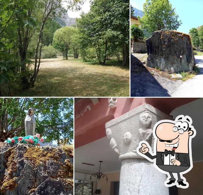 Goditi la vista dall'area esterna di Locanda Occitana Albergo Bar Parigi