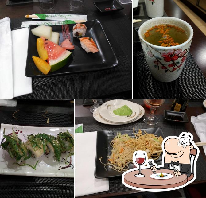 Comida em Restaurante Japonês - YOKOHAMA