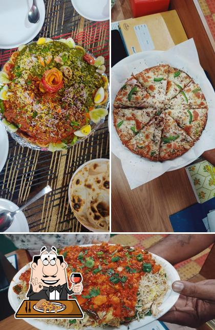 Pick pizza at Foodking Kitchen