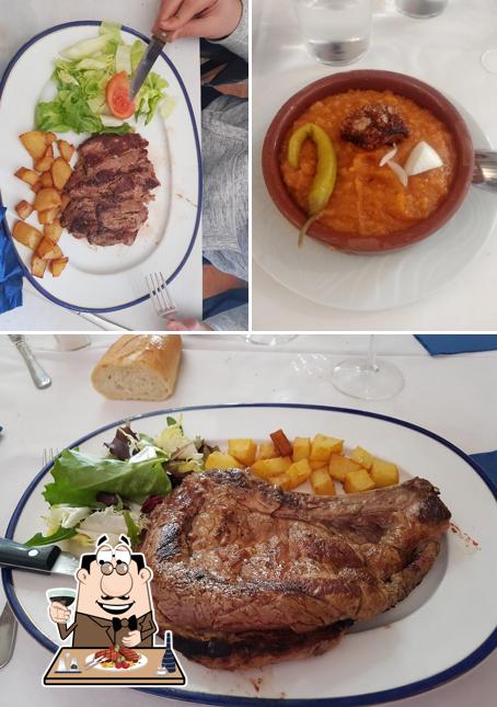 Get meat meals at Restaurante Vettonia