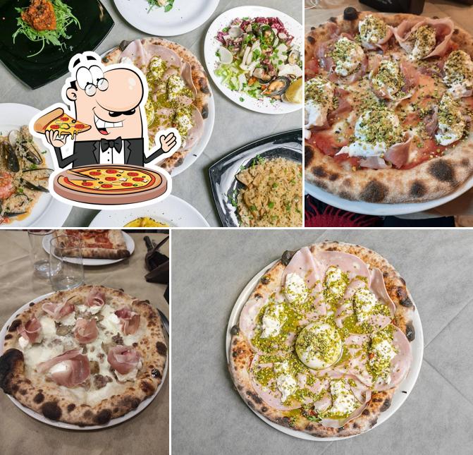 Pick pizza at Vizi & Sfizi - Pizza e Cucina