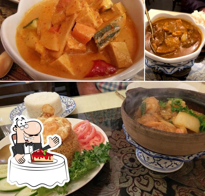 Saeng Thian Thai Restaurant serves a variety of sweet dishes