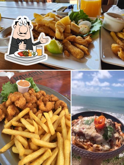 Comida em Restaurante Falésias