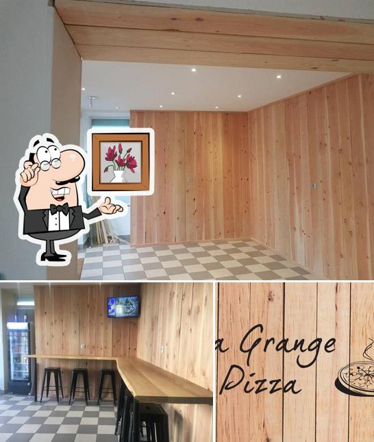 L'intérieur de La Grange À Pizza