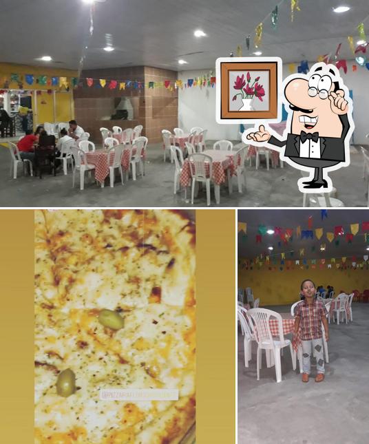 A interior e comida do restaurante