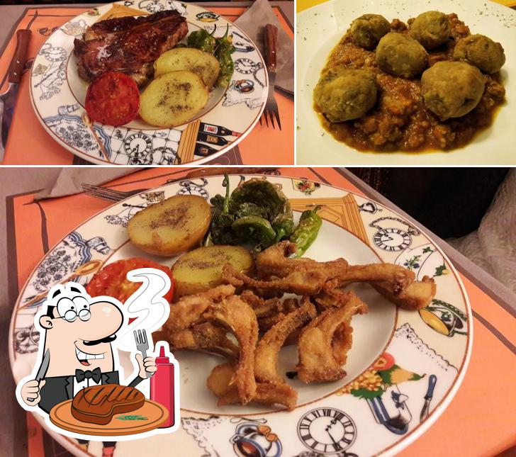 Order meat dishes at Restaurante Casa Alejandro