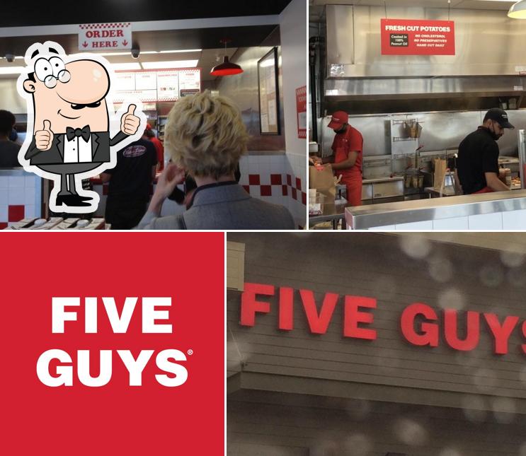 Voici une image de Five Guys