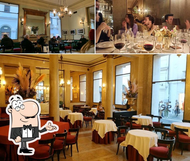 Siediti a un tavolo di Caffè Pedrocchi